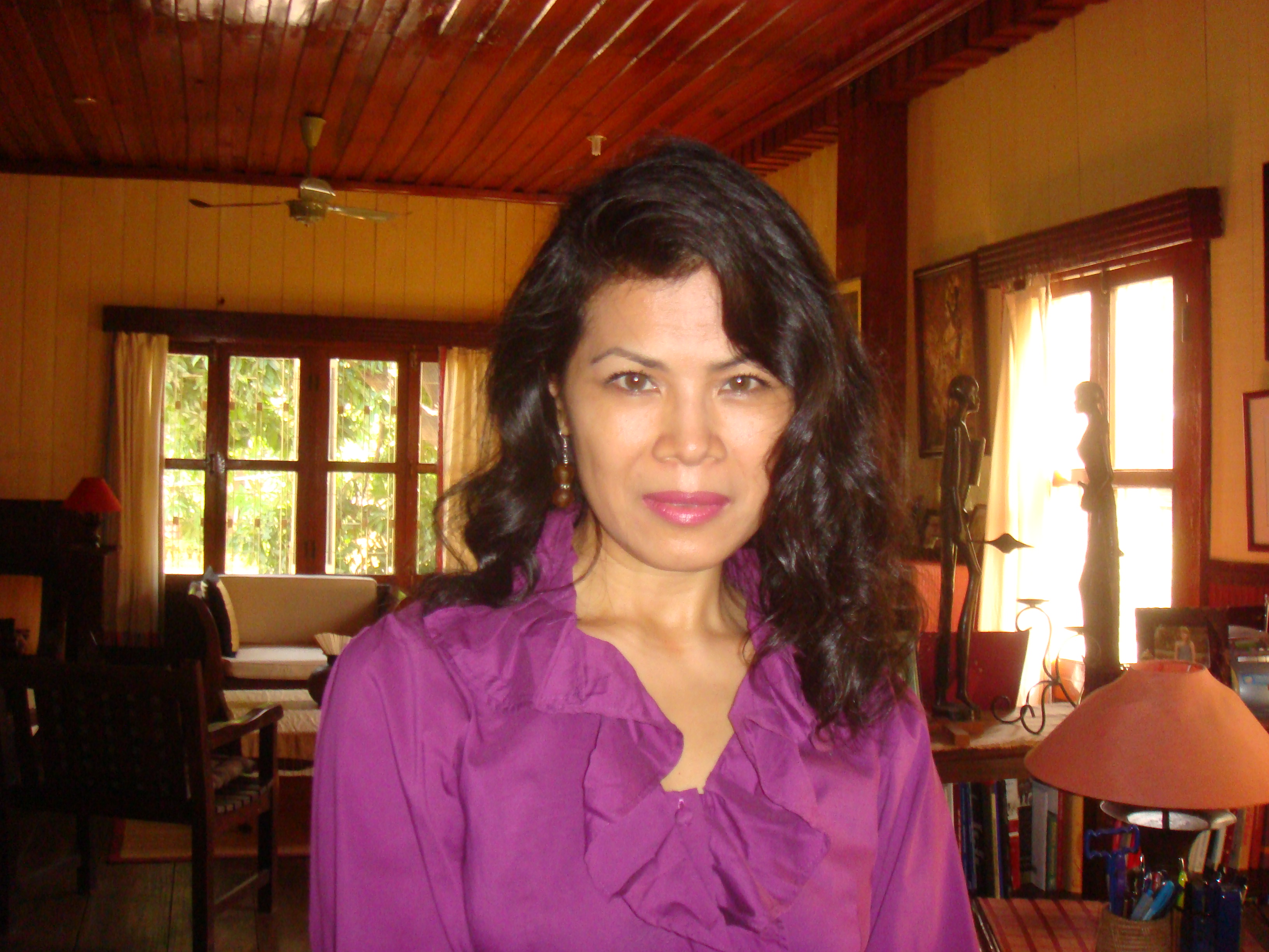 Theary Seng with her curly Qs preparing fo CTN filming for Duch on Trial, 20 Aug. 2010