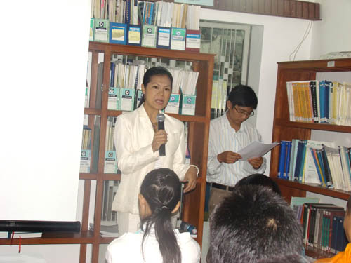 CSD Theary Seng speaking to students, Sept. 2008