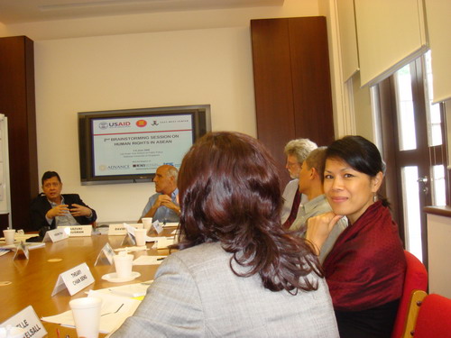 Theary Seng with other prominent human rights champions in the region meeting to discuss the establishment of the Human Rights Resource Center for ASEAN (NUS, 2-5 June 2009) Theary Seng with other prominent human rights champion in the region meeting to discuss the establishment of the Human Rights Resource Center for ASEAN (NUS, 2-5 June 2009)