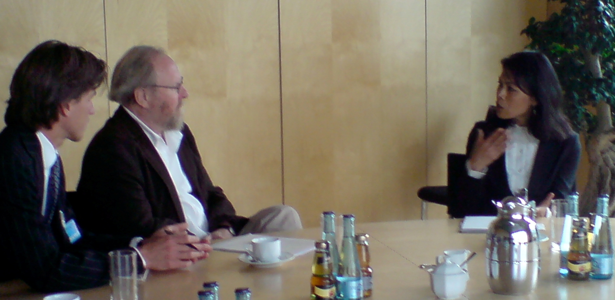Theary Seng with Dr. Wolfgang Thierse (vice-president of German Bundestag) in Berlin, Sept. 2009 Theary Seng with vice-president of German Parliament (Bundestag), Dr. Wolfgang Thierse, in Berlin, Sept. 2009