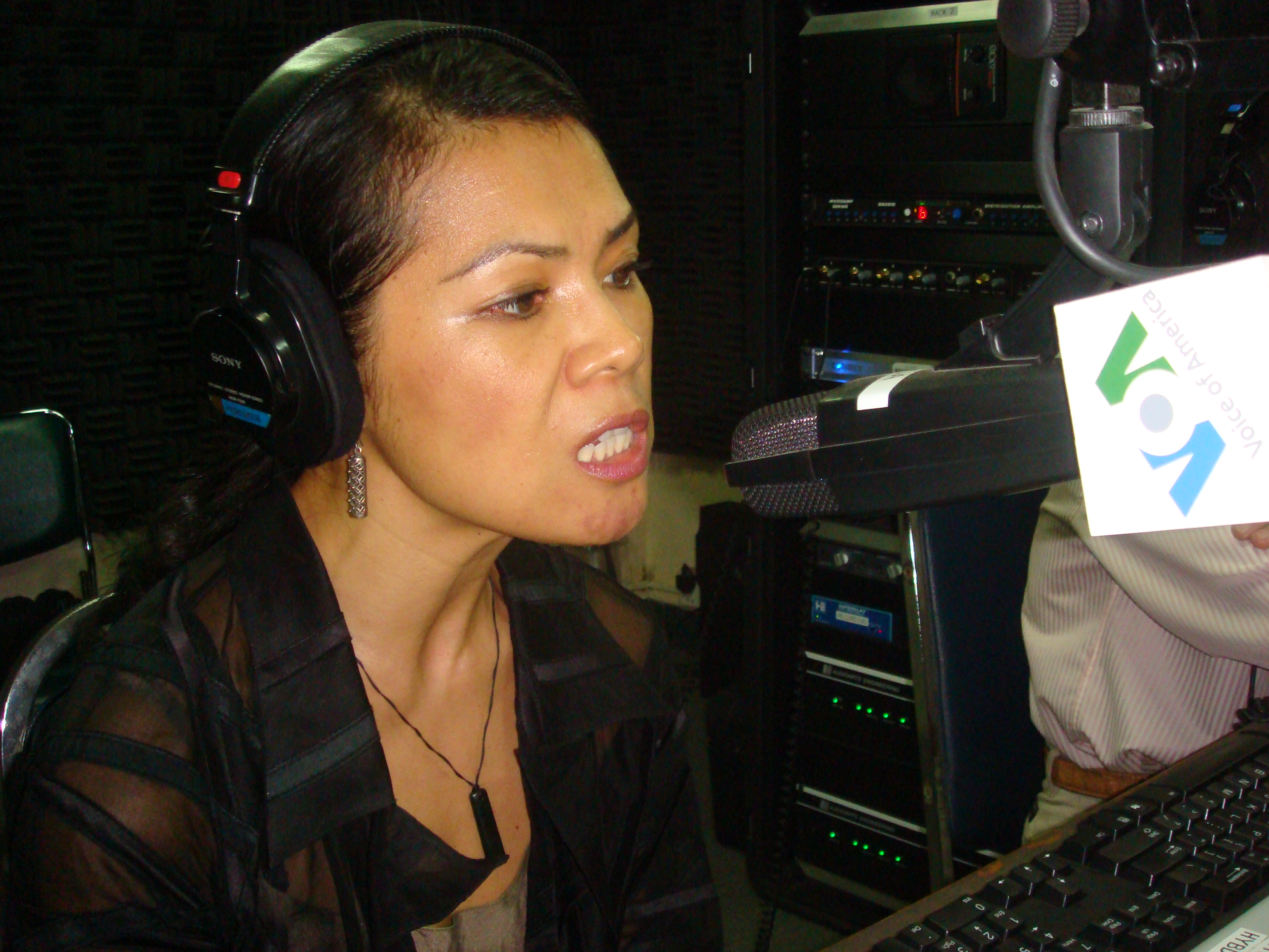 Theary Seng, Choung Chou-Ngy Hello VOA, 11 April 2011