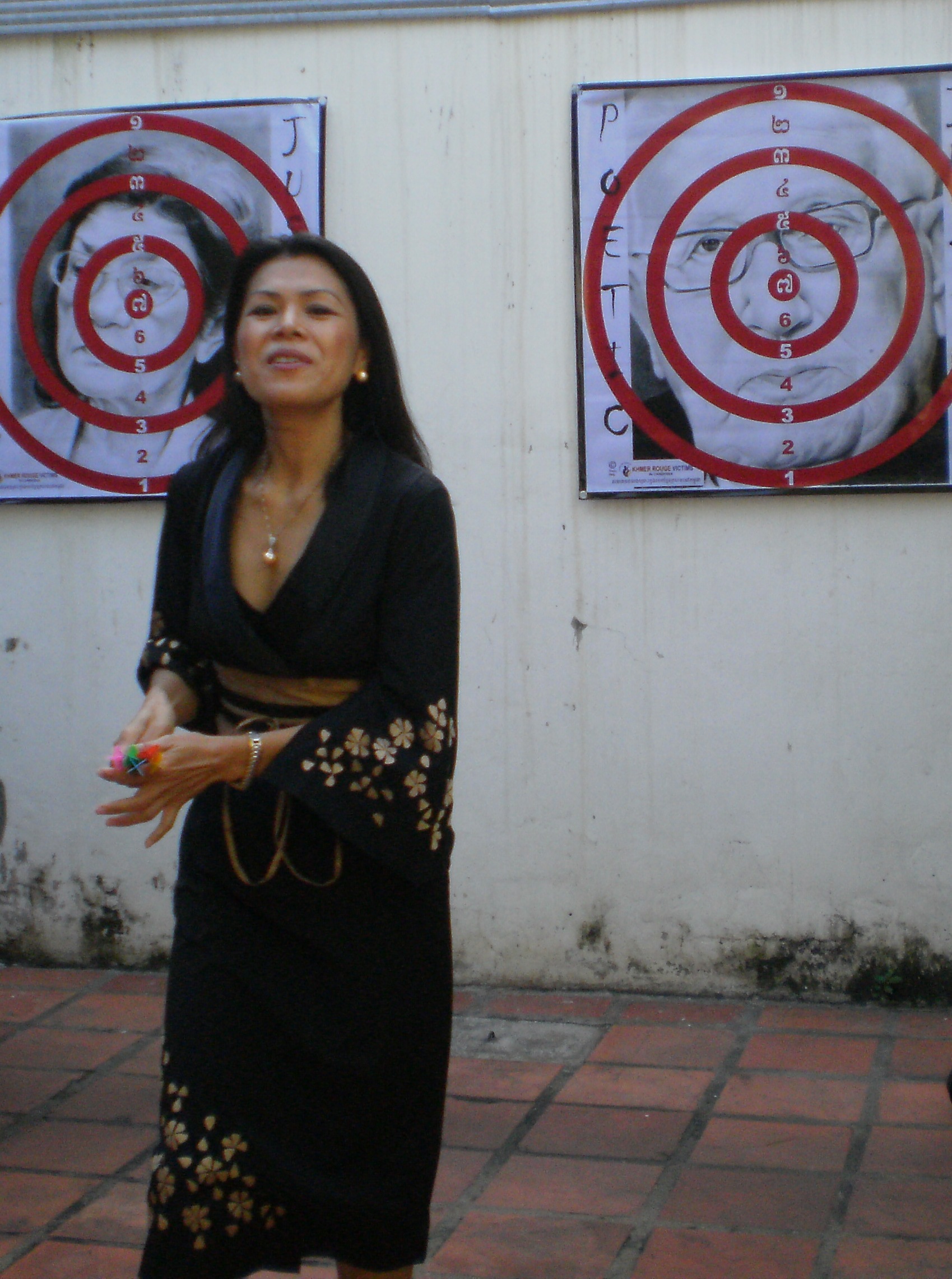 Theary Seng BBC filming by Guy DeLauney, 17 Nov. 2011
