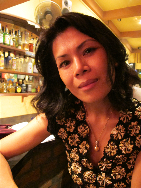 Theary Seng at Hurley's Cantina (28 Jan. 2010, photo by Nigel Dickinson)