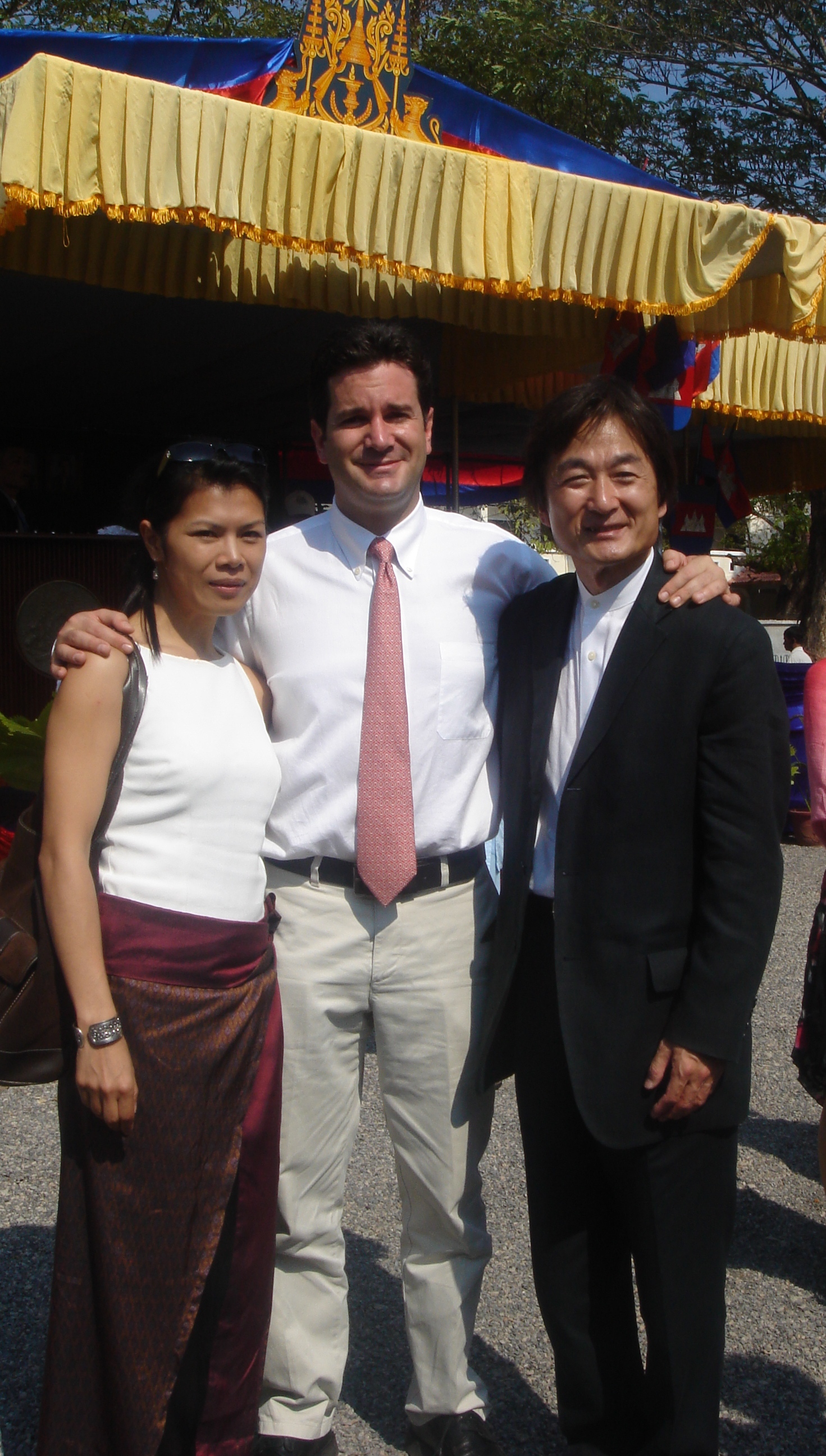 Theary Seng with Chris Stamos and photographer Kenro Izu, founder of Angkor Hospital for Children, inauguration of new building, 2006