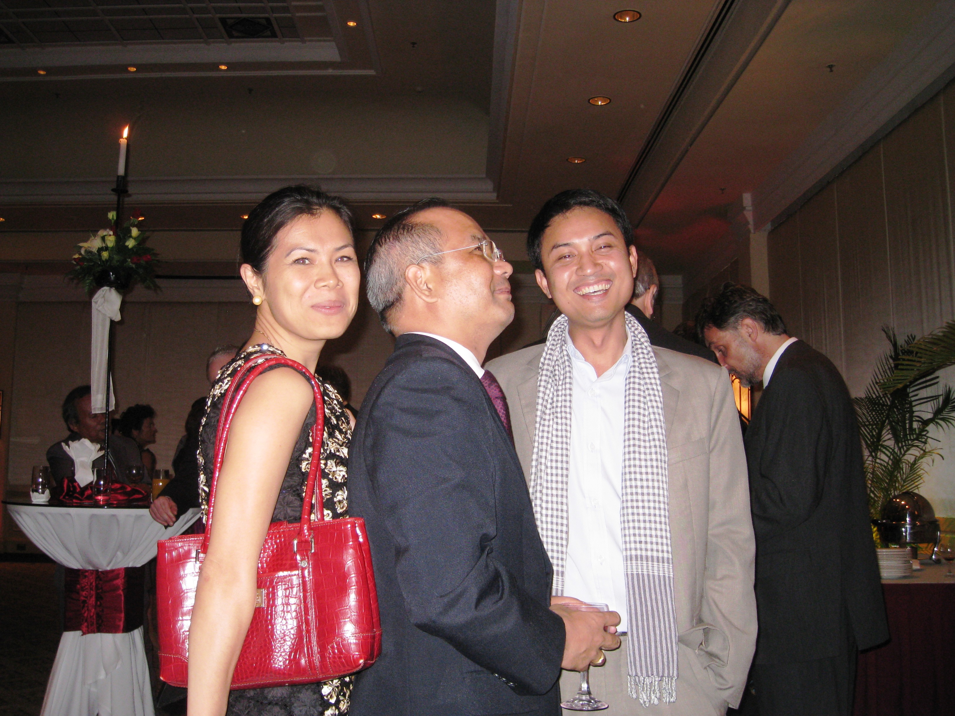 bunlengphlouenthearyleroyalcanadareception30june2010