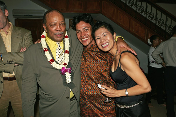 legendary Quincy Jones, tenor Khuon Sethisak, Theary Seng (Phnom Penh, 2005) 