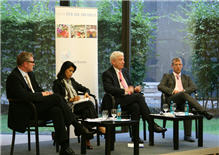 The Khmer Rouge Tribunal: Success or Scandal (Berlin, 3 Sept. 2009) Moritz, Theary Seng, Parliamentarian, Lawyer Jurgen Assman